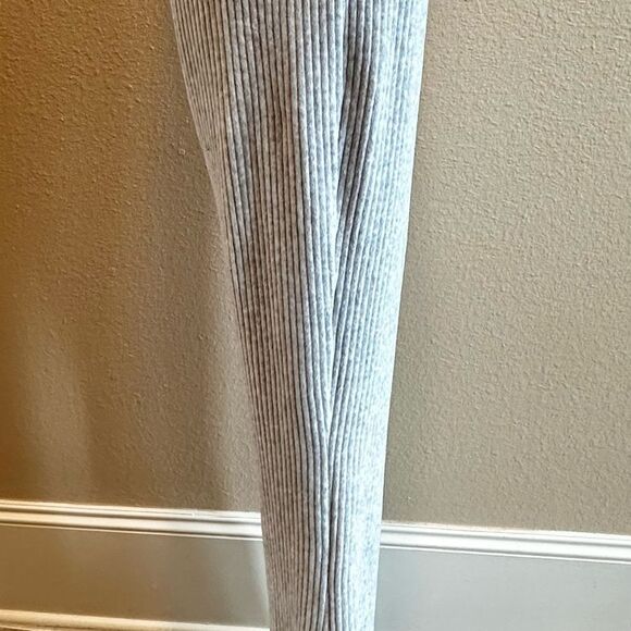 NWOT Aerie Groove on Gray Velour Ribbed High Waisted Flare Pants Size Medium - Picture 3 of 10
